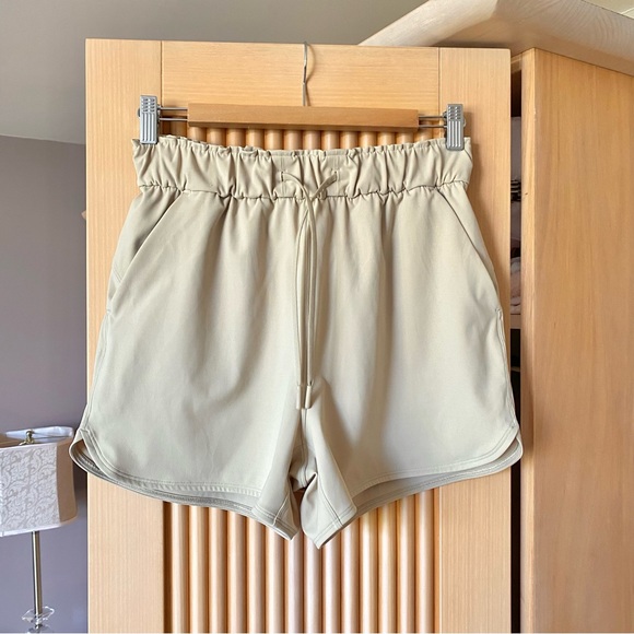Lululemon Stretch High Rise Short 3.5" Trench - Picture 4 of 10